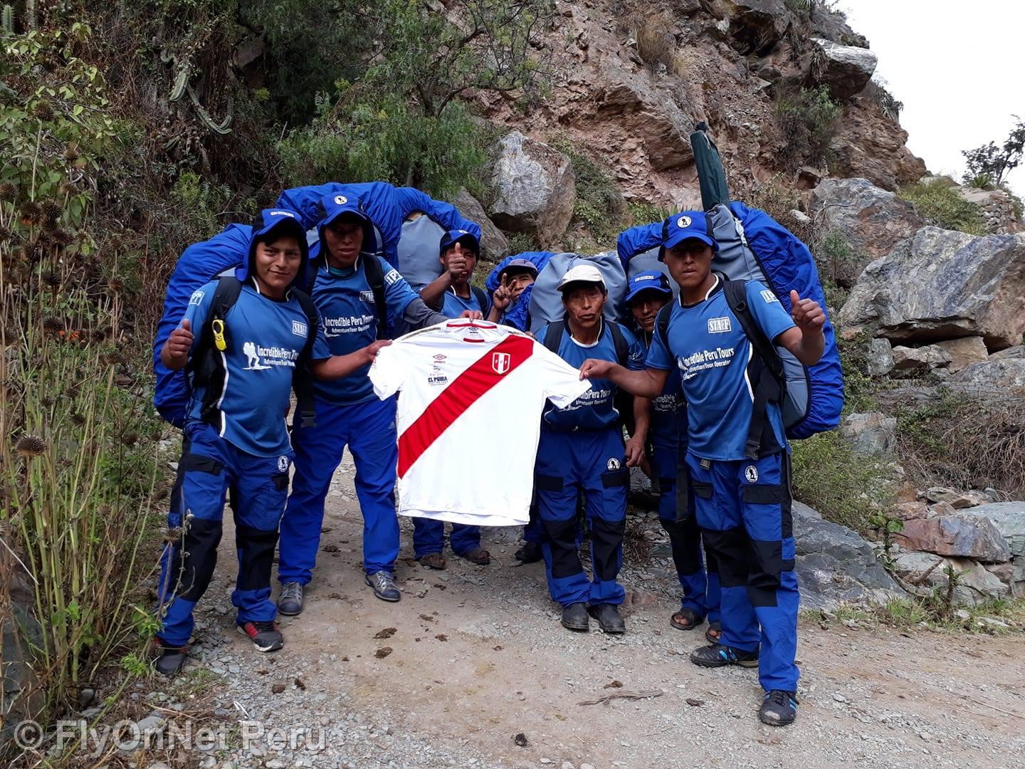 Fotóalbum: Our team supporting our team 